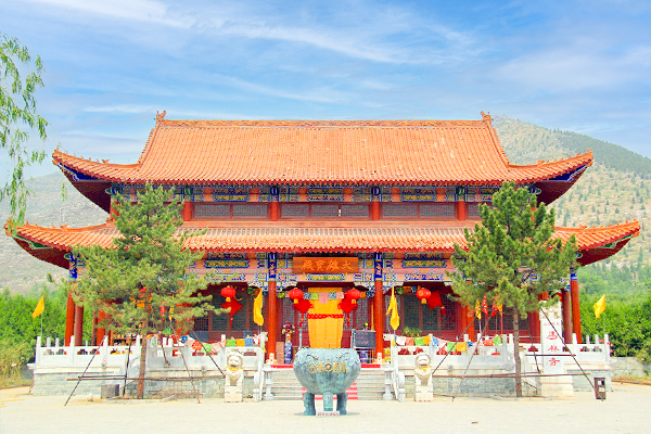 皇家龙山陵园
