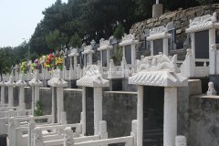 归山陵园墓区