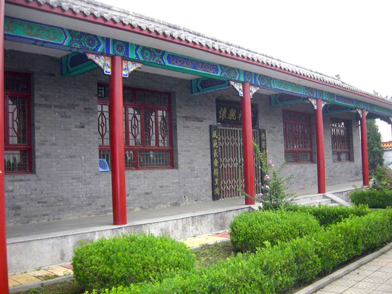 侧门