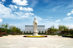玉佛寺寝宫室外佛像