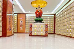 玉佛寺寝宫室内佛像摆件
