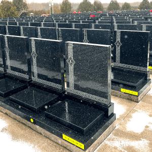 仁泰苑双穴立碑